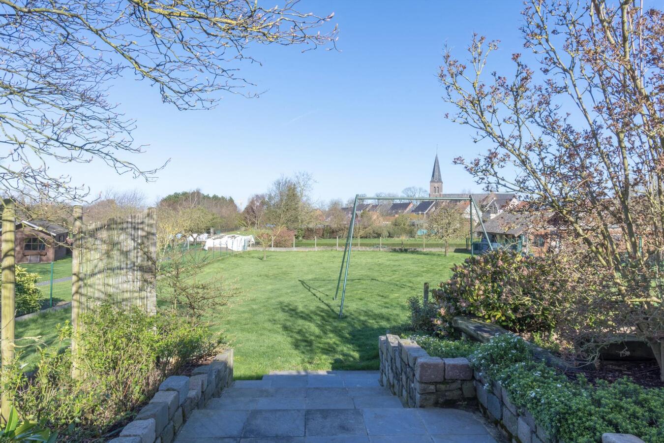 Stijlvolle villa met ruime tuin 