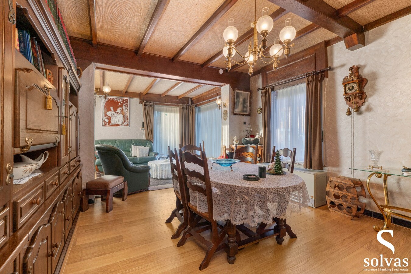 Ruime te renoveren woning met garage, tuin en 4 slaapkamers in Lembeke, bouwjaar 1960, energielabel G 