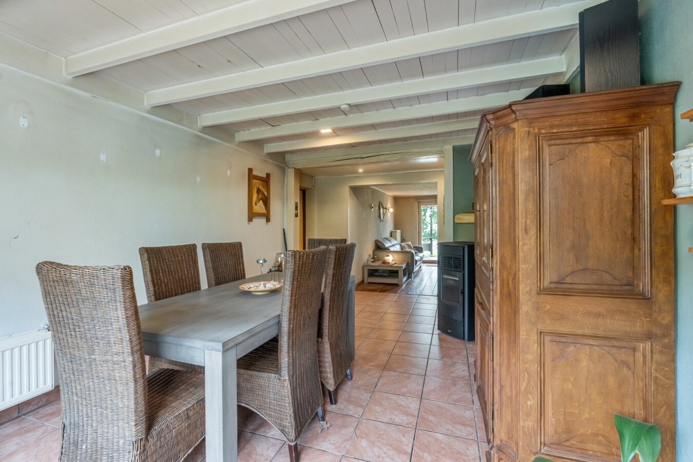 Uniek gelegen woning aan de bosrand op een perceel van 36a67ca waarvan 22a82ca geschikt is als paardenweide! 