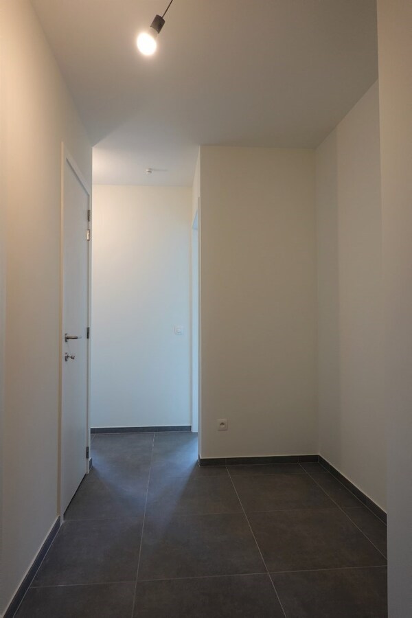 Recent nieuwbouwappartement (2023) met dubbele garage 