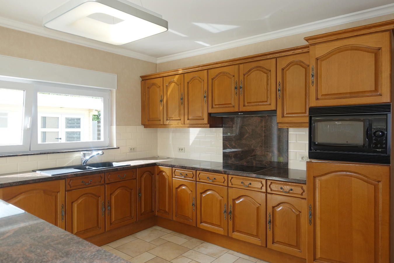 Instapklare halfopen woning 