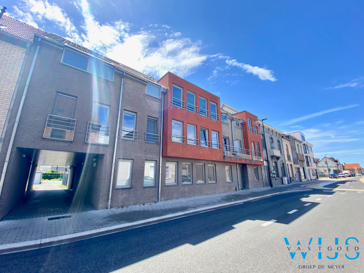 Gelijkvloers appartement met zonnige tuin &amp; dubbele garage te Sint-Laureins ! 