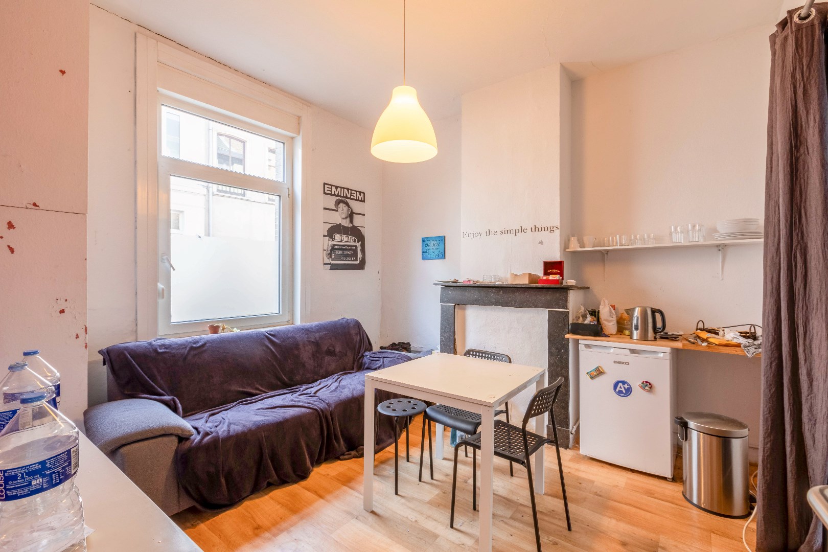 Vergunde opbrengsteigendom met 5 kamers nabij Gent Sint-Pieters. 