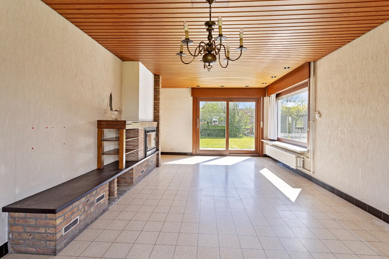 Te renoveren gezinswoning met 3 slpk in een gezellige wijk 