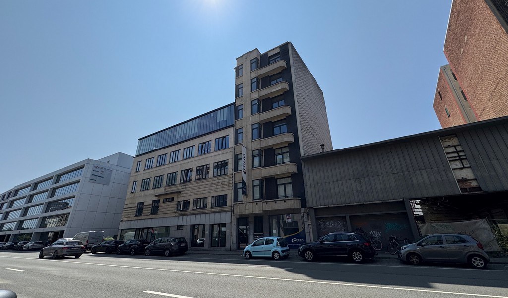 Kantoorruimte te huur op zichtlocatie langs N155 te Berchem