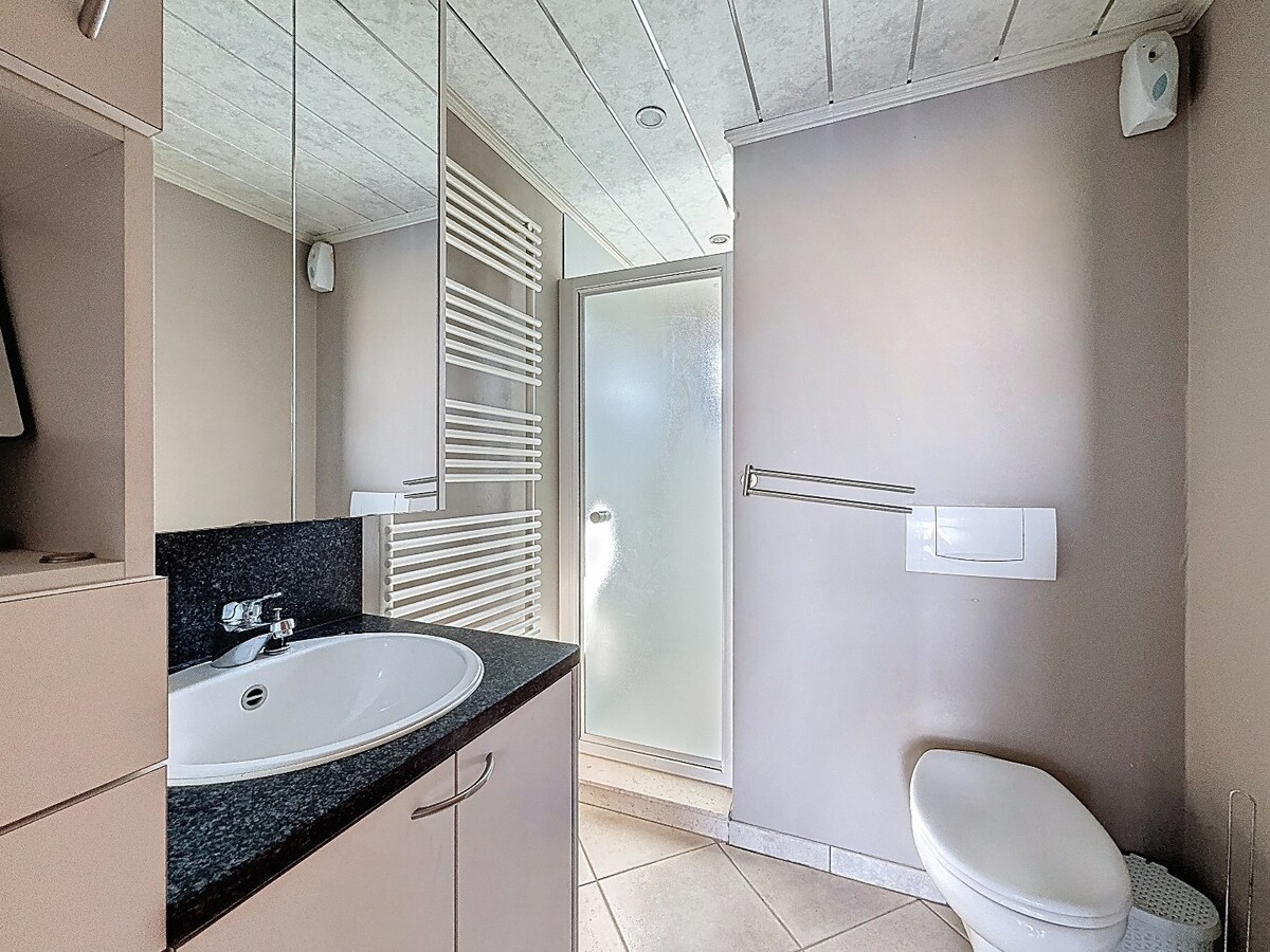 Ruime HOB met veel opslagruimte/garage te Zwalm 