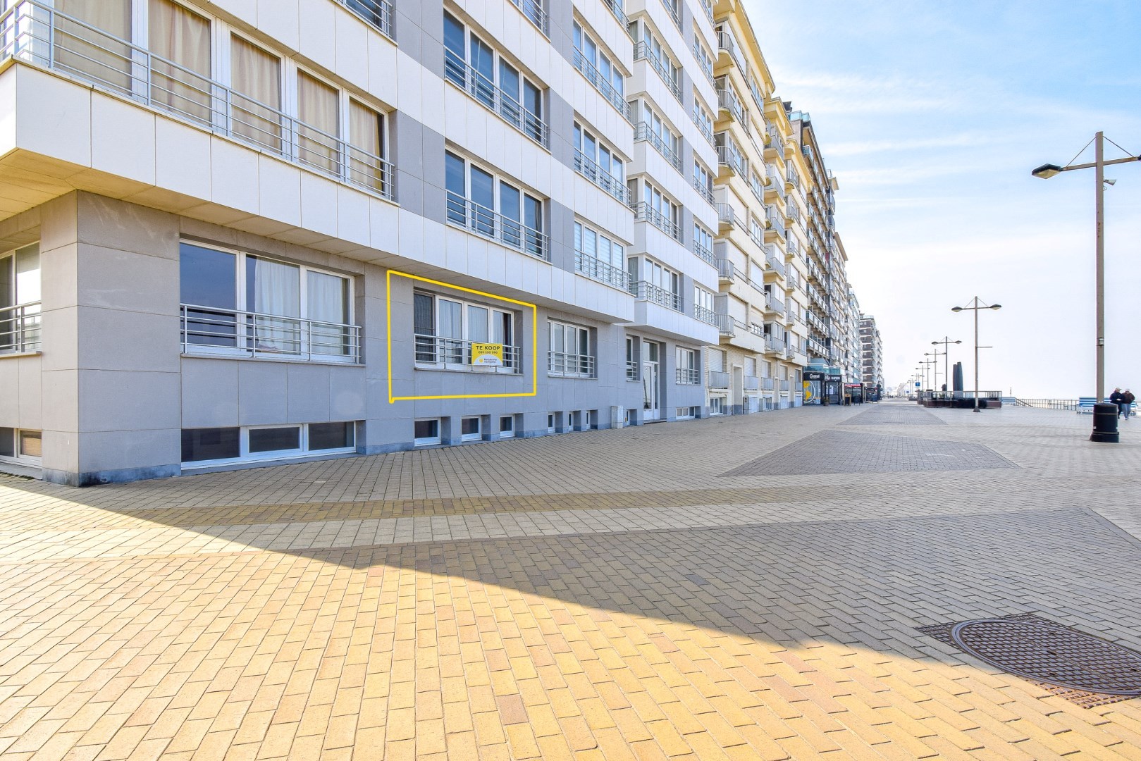 Ruim appartement met drie slaapkamers, terras en mogelijkheid garage op de zeedijk 