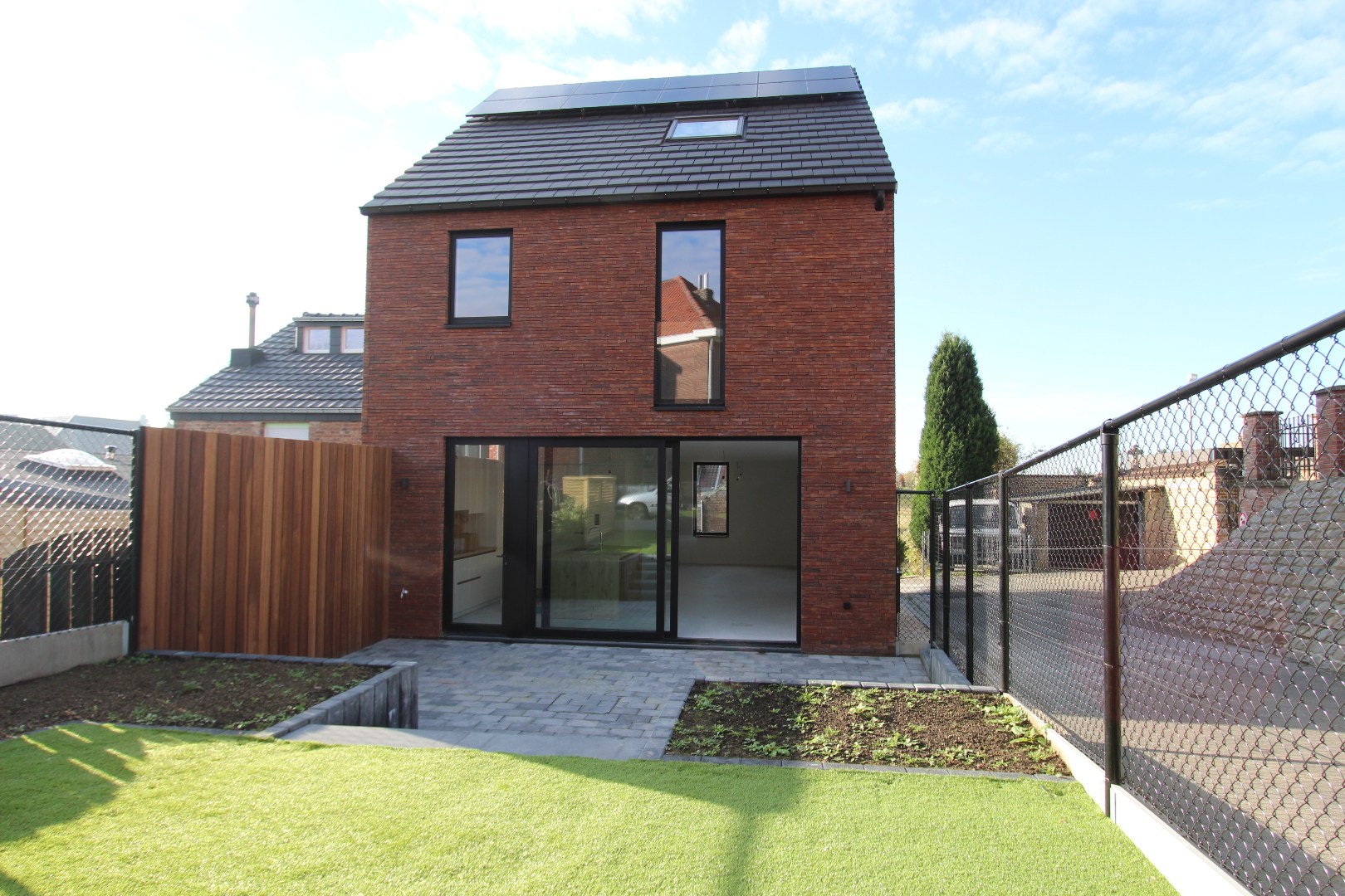 PRACHTIG AFGEWERKTE WONING (2020) 