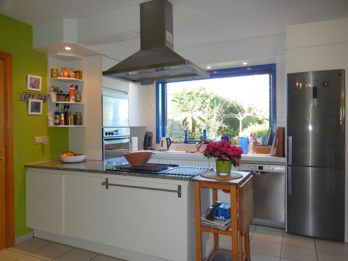 Instapklare woning met 5 slaapkamers op een grondopp. 3.349m² 