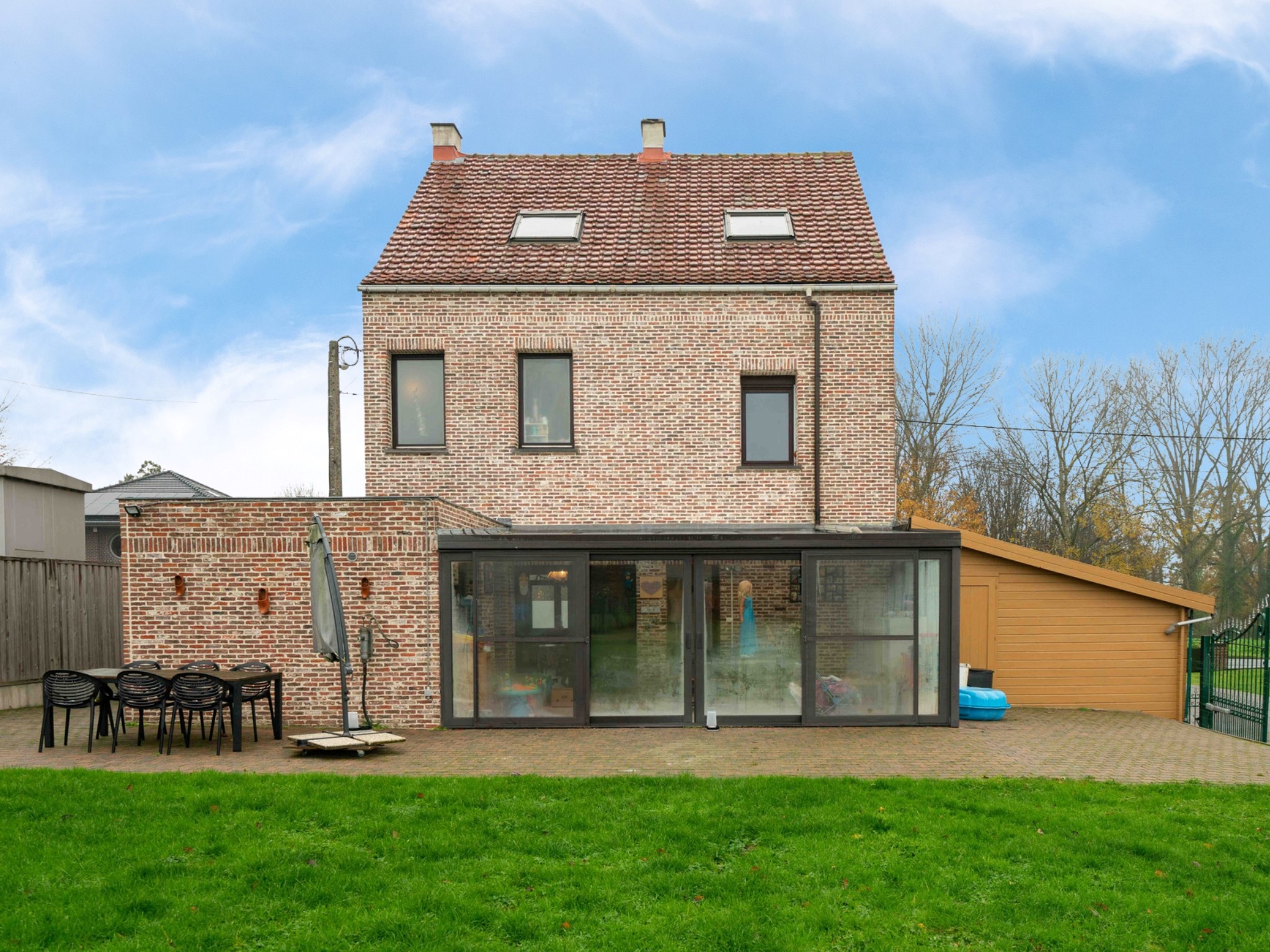 Eengezinswoning met 3 kamers, garage en tuin 