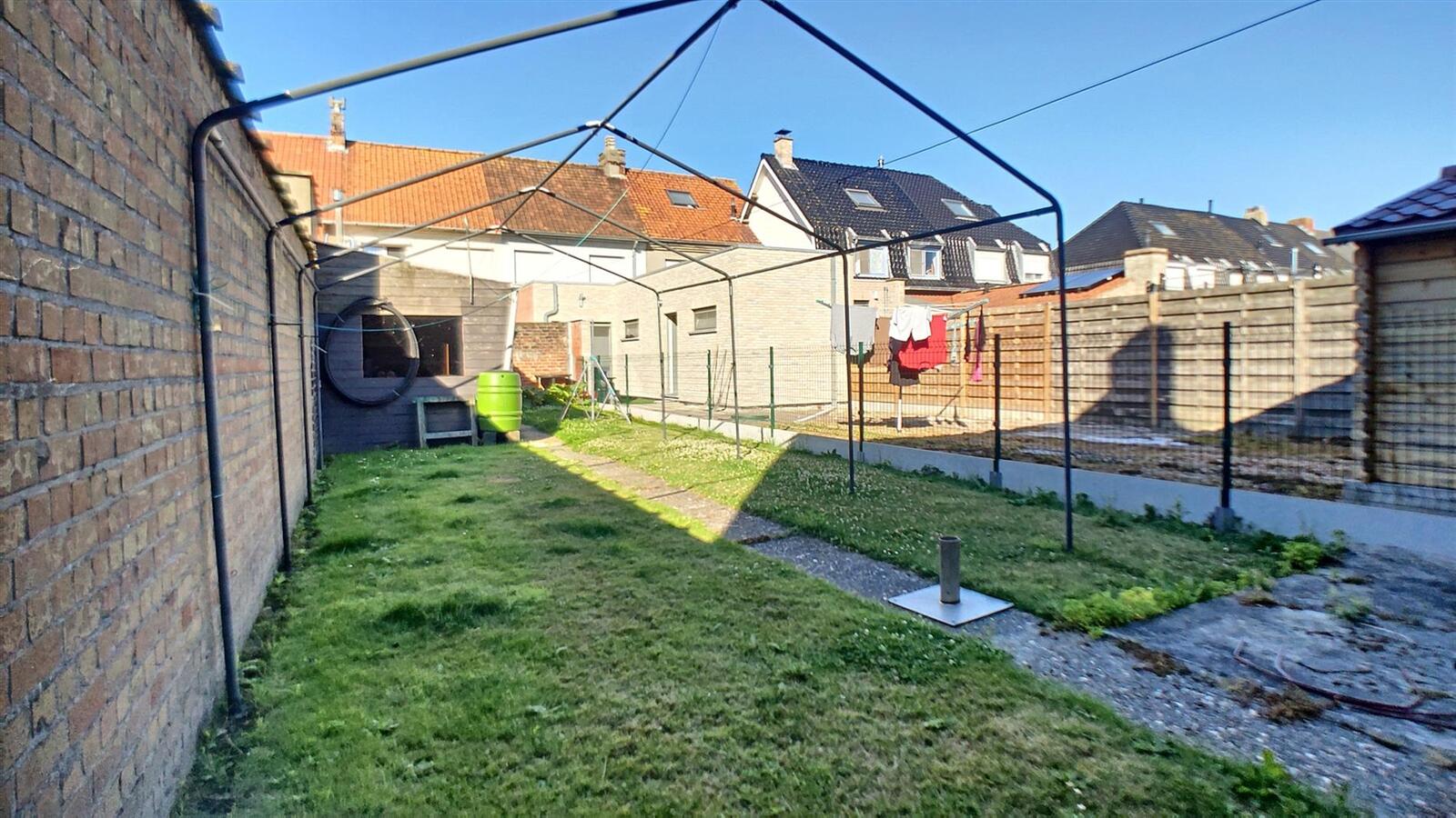 Op te frissen woning in aangename buurt - Zwankendamme 
