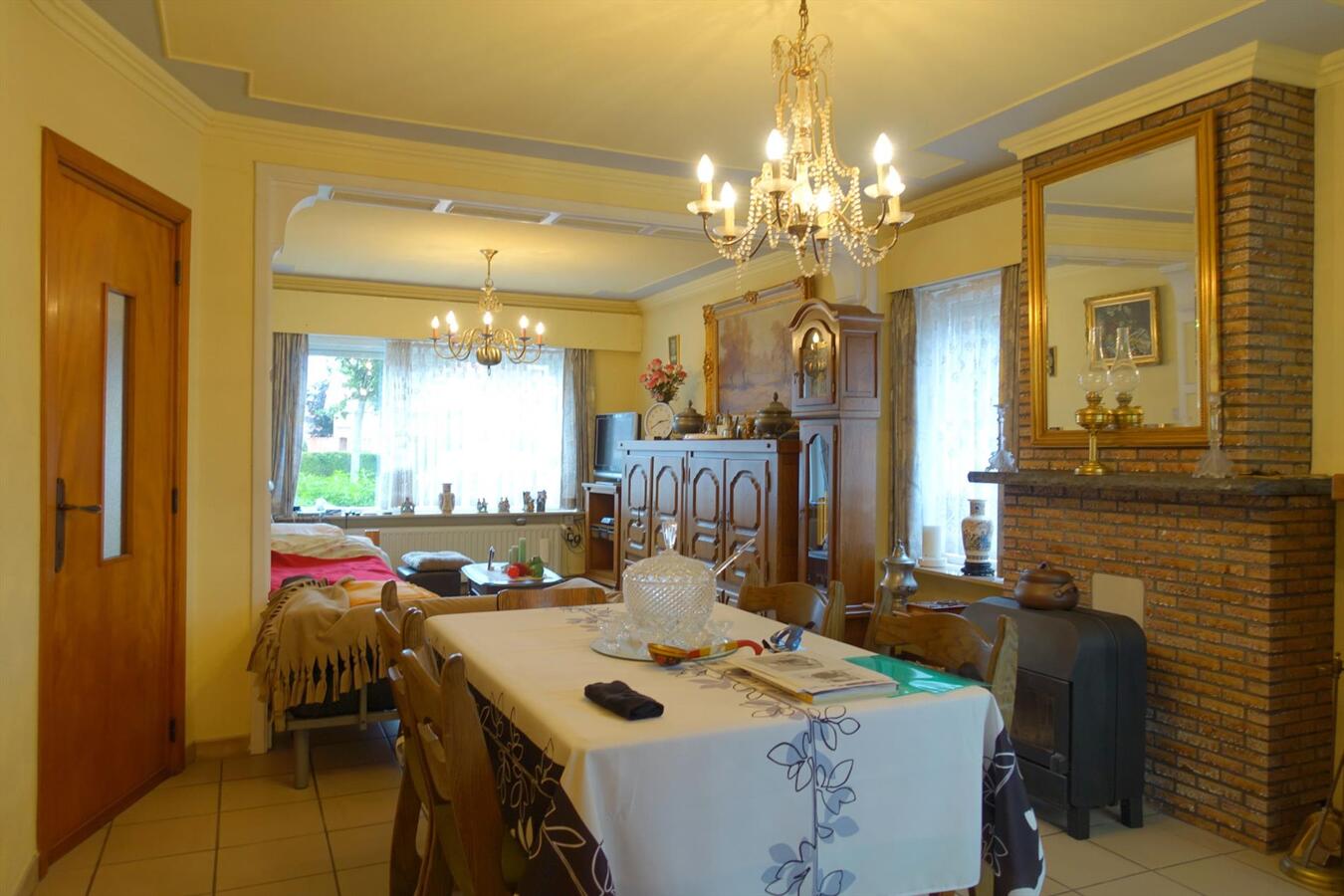 Zonnige charmante half-open woning 