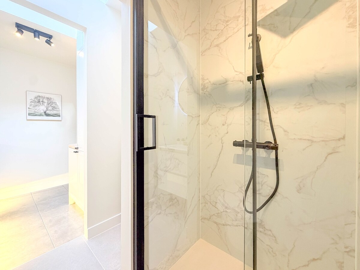 TOPPER : Bachelorwoning / TOP investering met EPC B te Kortrijk ! *** NONO INSPIRED *** 