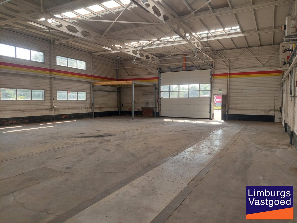 LAREGO - KMO UNIT D1 -  300m² binnen + 600m² buiten - a/d voormalige Carglass Site 