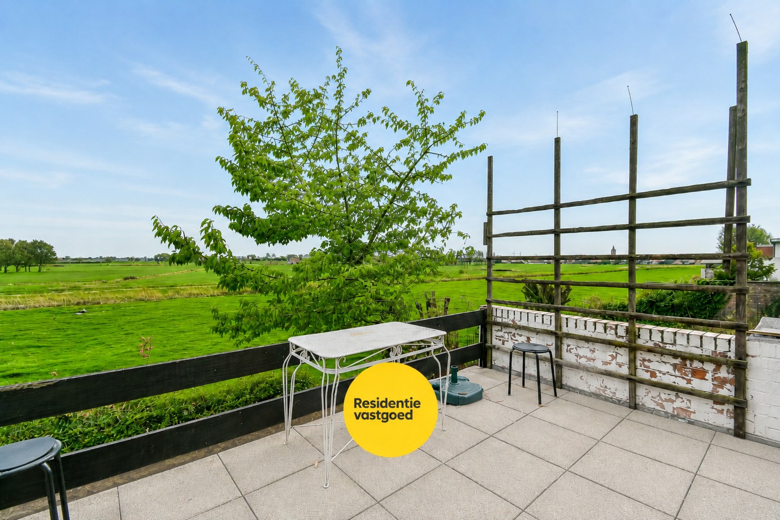 Karaktervolle villa met prachtig vergezicht op wandelafstand van zee 