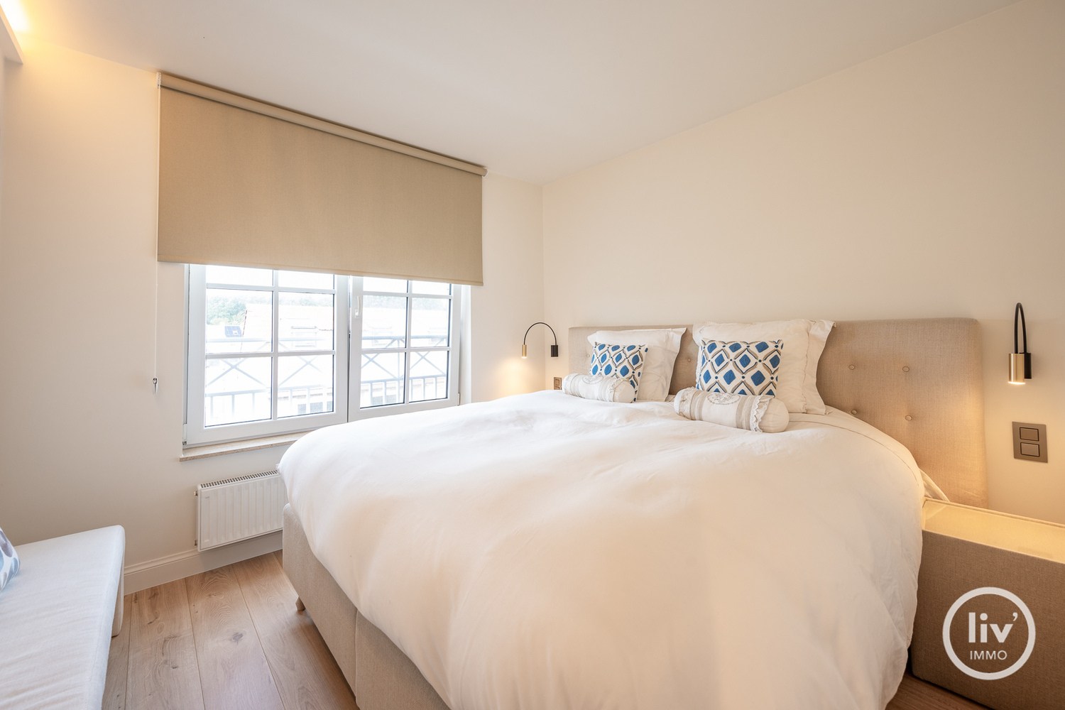 Ongemeubeld - Recent en goed onderhouden appartement, met terrasje, op wandelafstand van de Zeedijk te Heist. 