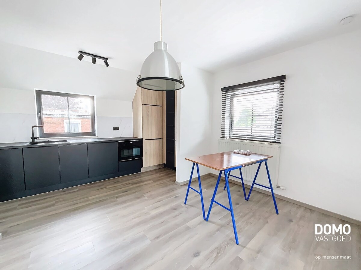 DUPLEX APPARTEMENT MET 2 SLAAPKAMERS EN 2 GARAGES TE DIEPENBEEK 