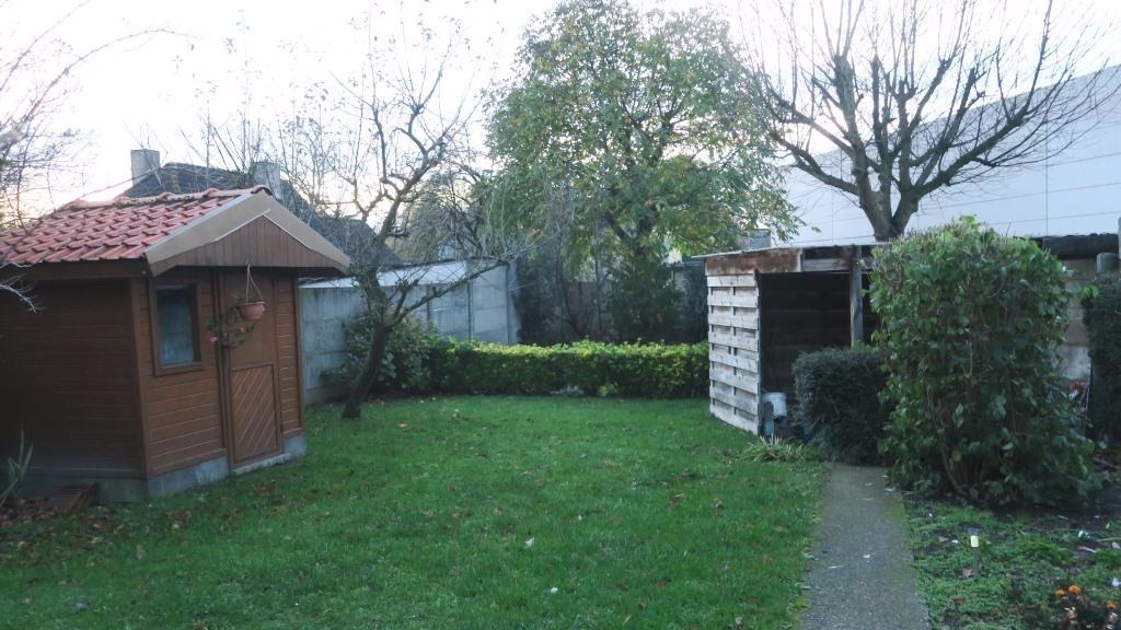 Uiterst ruime, halfopen woning met 4 slaapkamers 