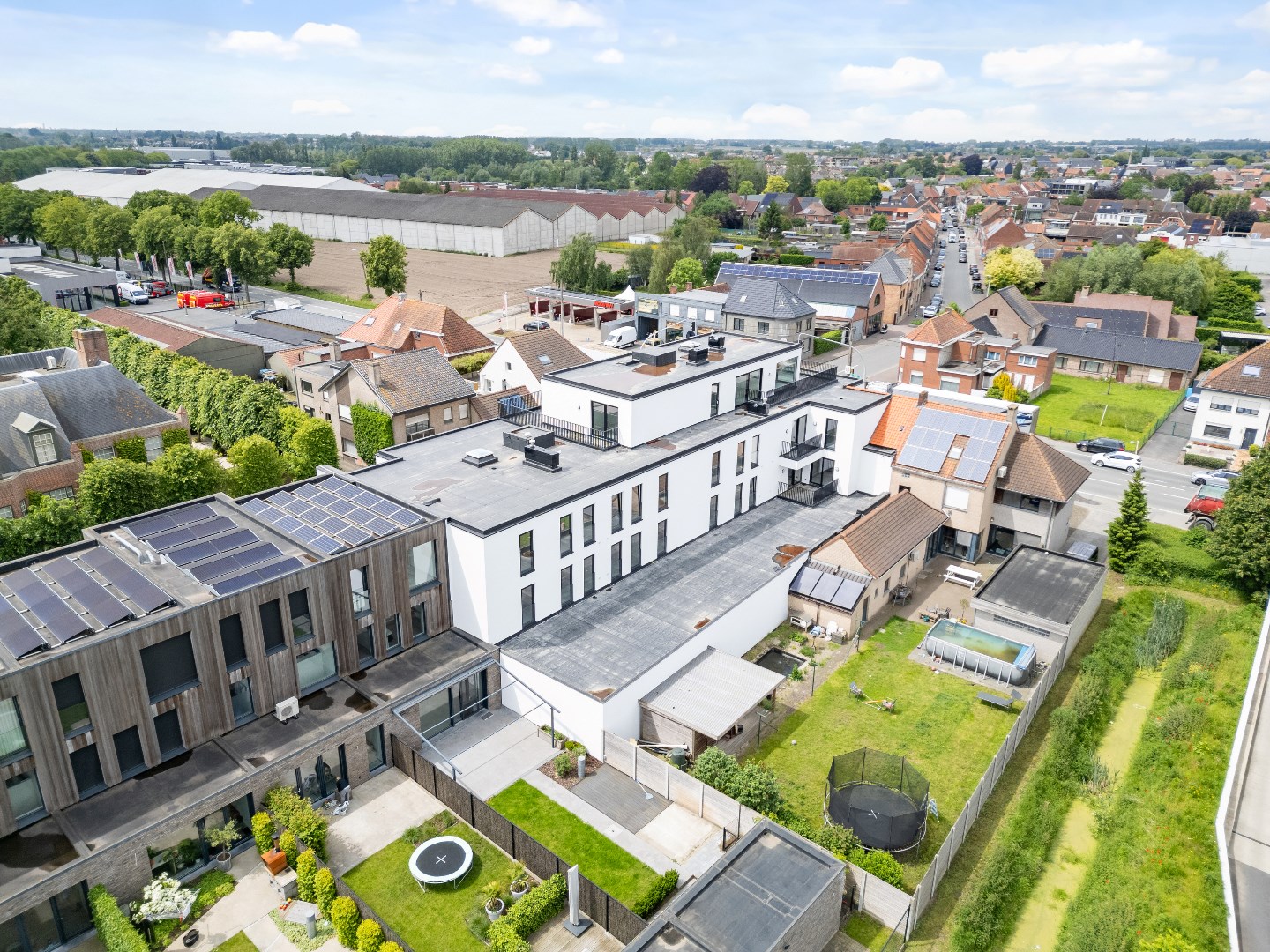 Prachtig lichtrijk en ruim (116 m²) nieuwbouw 2-slpk appartement met (zonne)terras(en), Kortemark 