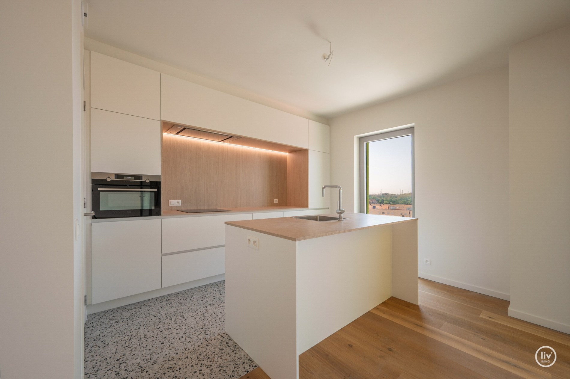 Portes ouvertes Dimanche 26/07 (09h à 16h): Appartement neuf entièrement prêt à emménager avec une largeur de façade de 10m. 