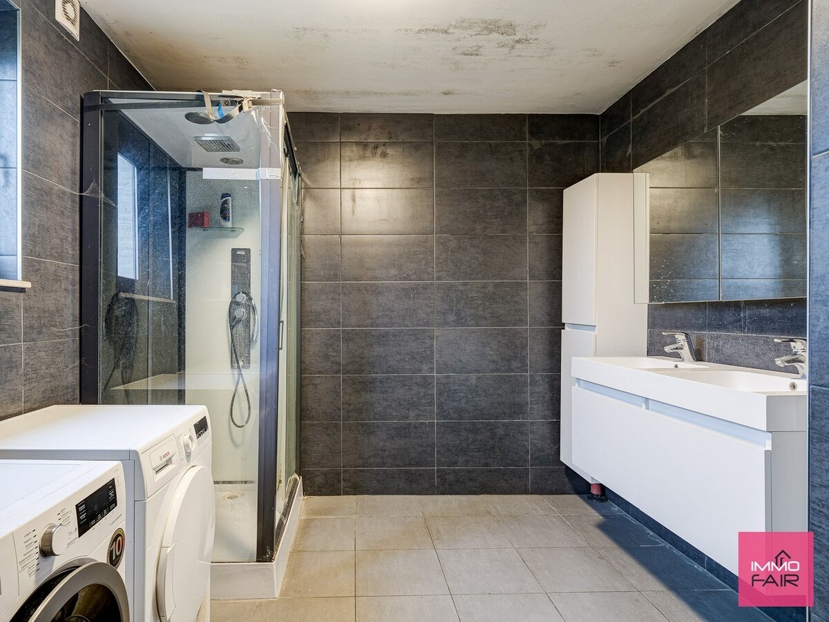 Polyvalent hotel op perceel van 2755 m² 