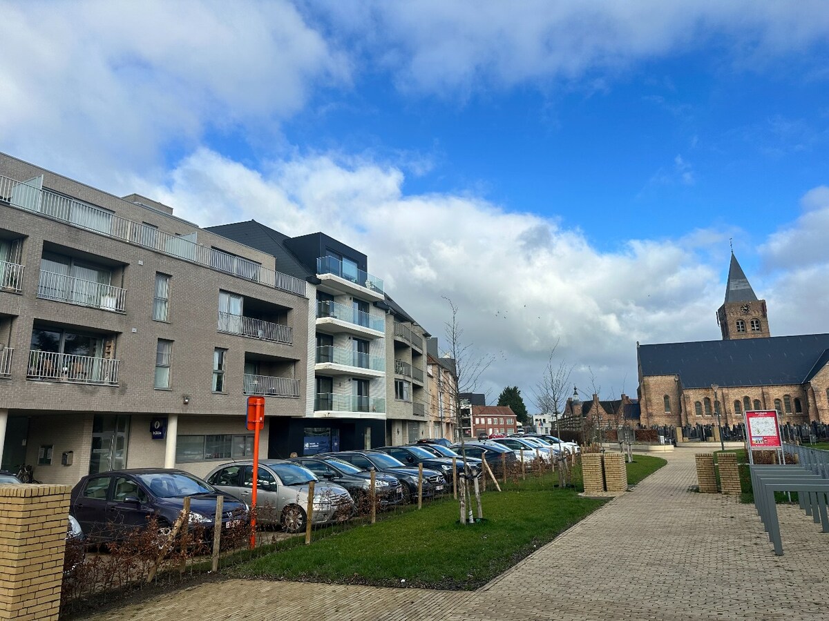 Degelijk onderhouden penthouse-appartement met twee ruime terrassen 