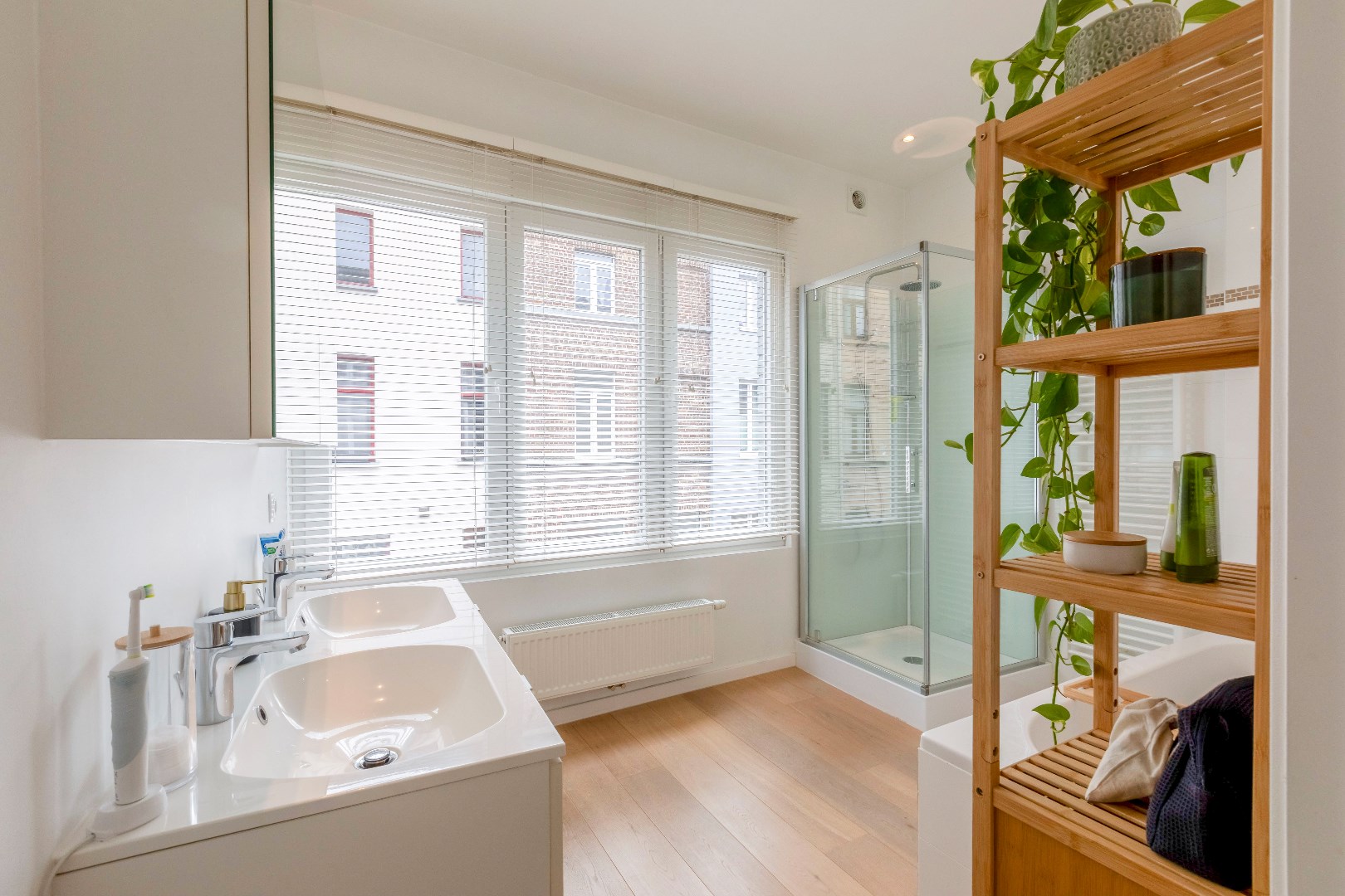 Instapklare woning met 3 slp. en terras te Sint-Amandsberg 