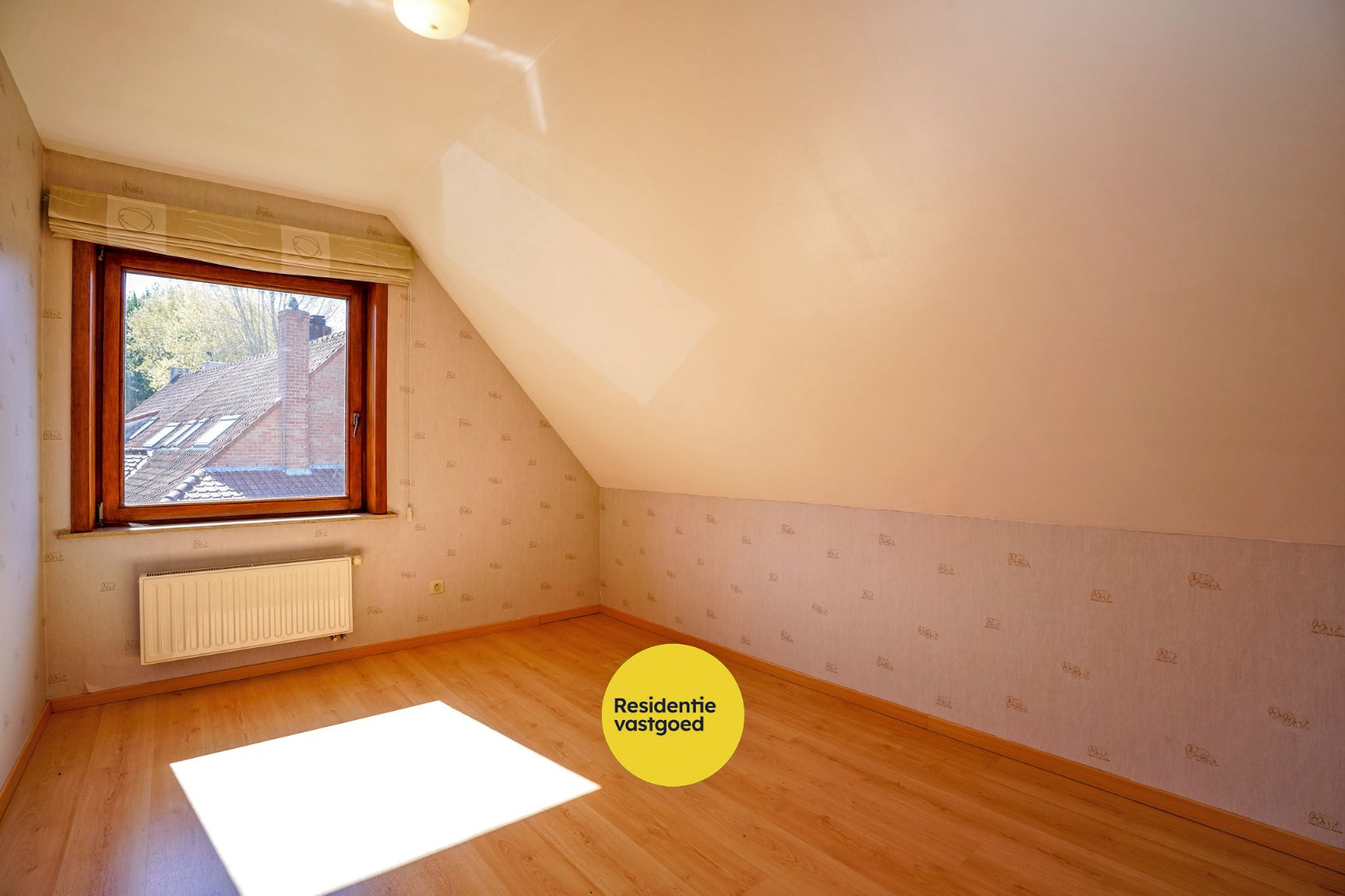 Ruime villa met 5 slaapkamers op 1082 m² te Oostduinkerke, gelegen vlakbij het natuurreservaat Hannecartbos. 