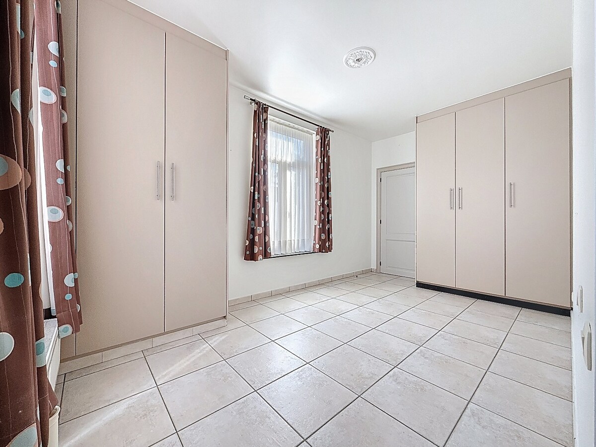 Ruime en instapklare HOB met zuidgerichte tuin te Bevegem 