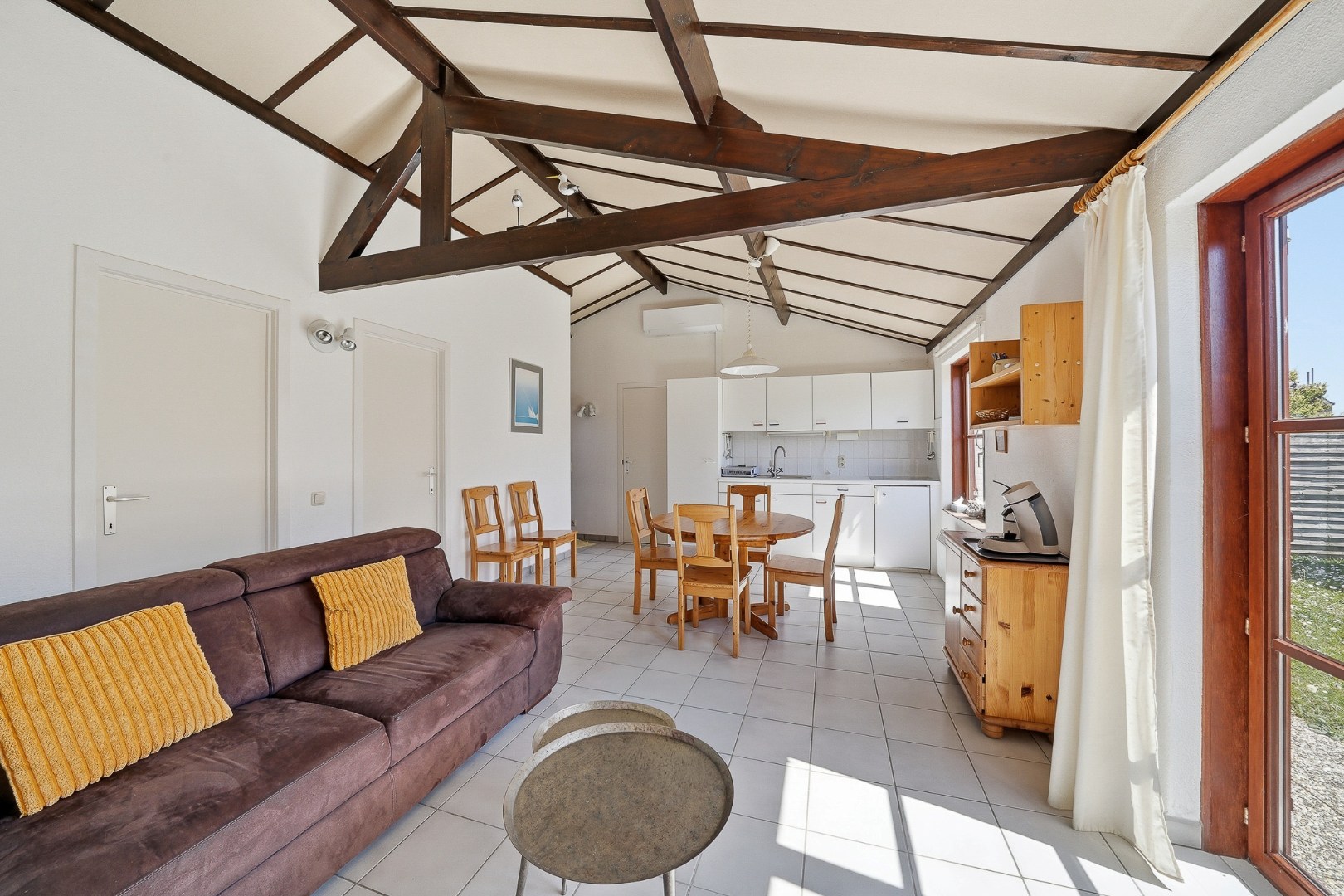 Instapklare vakantiewoning met zonnige tuin en 2 slaapkamers 