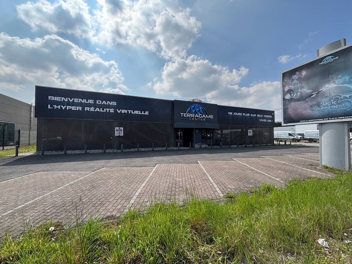 Vendu - Commerce - Ramegnies-Chin