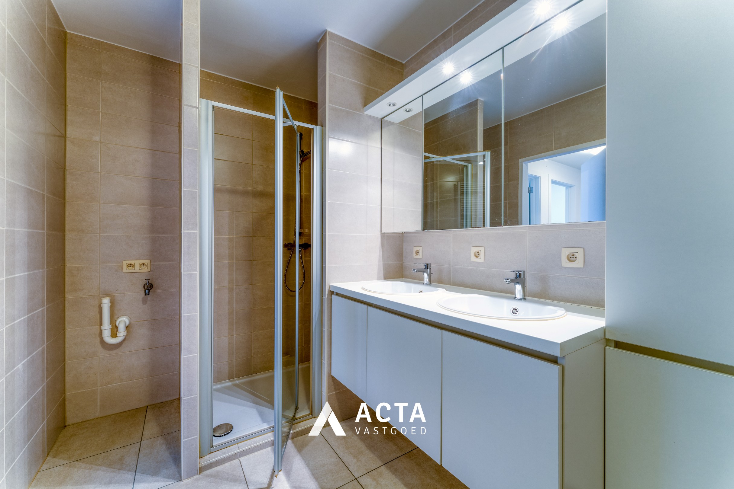 Recent appartement met twee slaapkamers aan het Leopoldpark! 