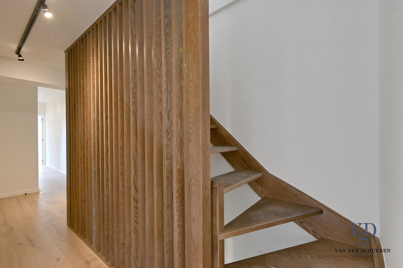 Volledig vernieuwde Half Open. 