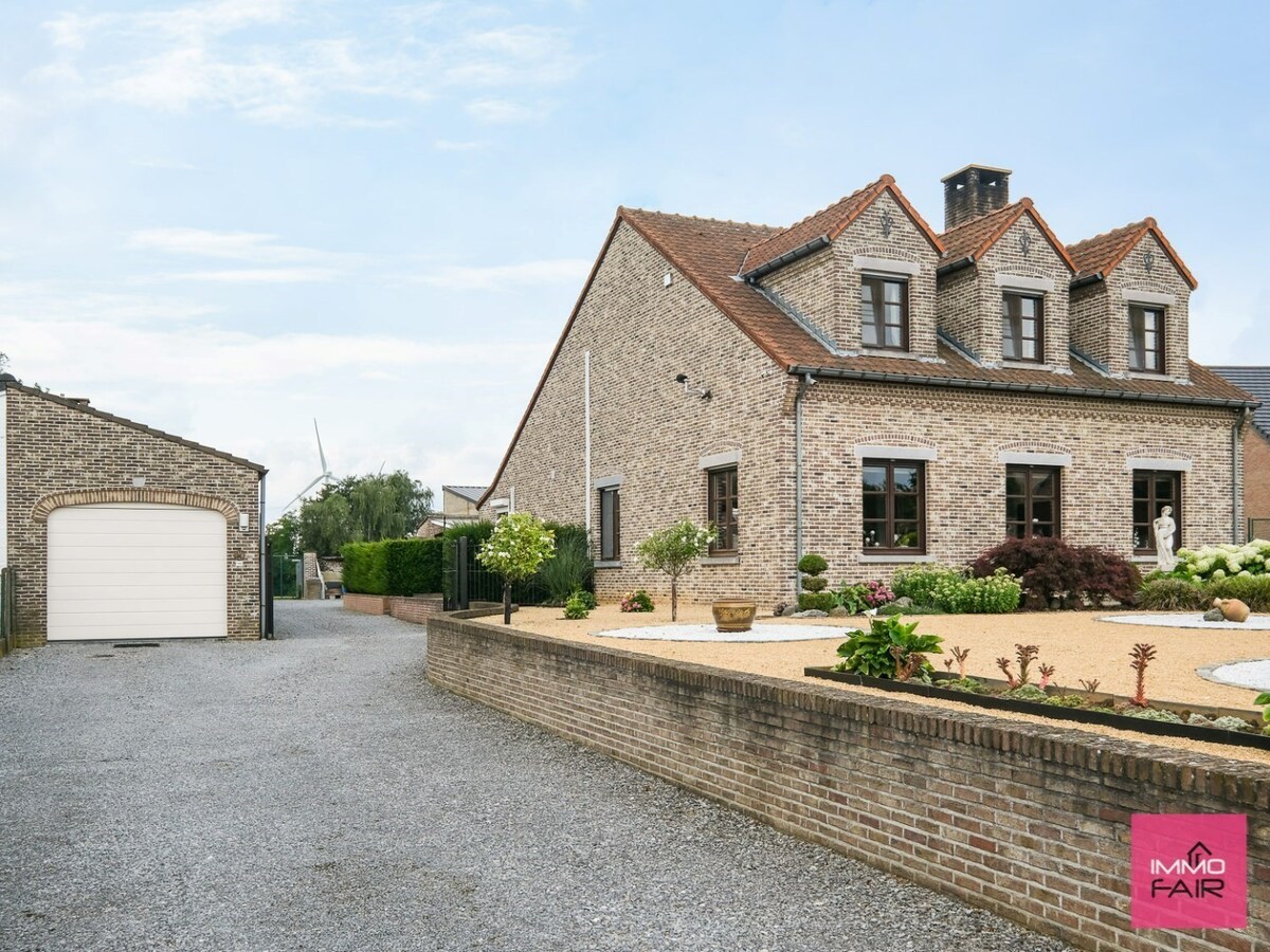 Energiezuinig landhuis met 4 slaapkamers op perceel van bijna 2000 m² 