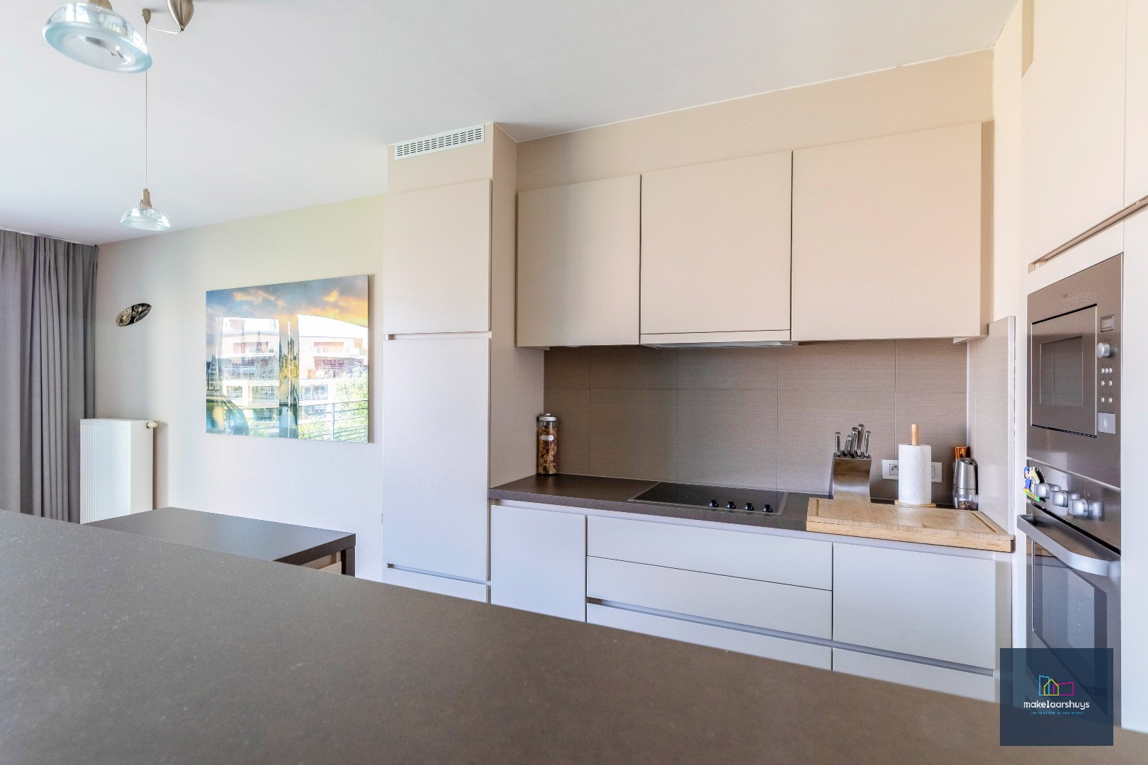 Stijlvol 2 slpk. appartement met ruim terras en staanplaats 