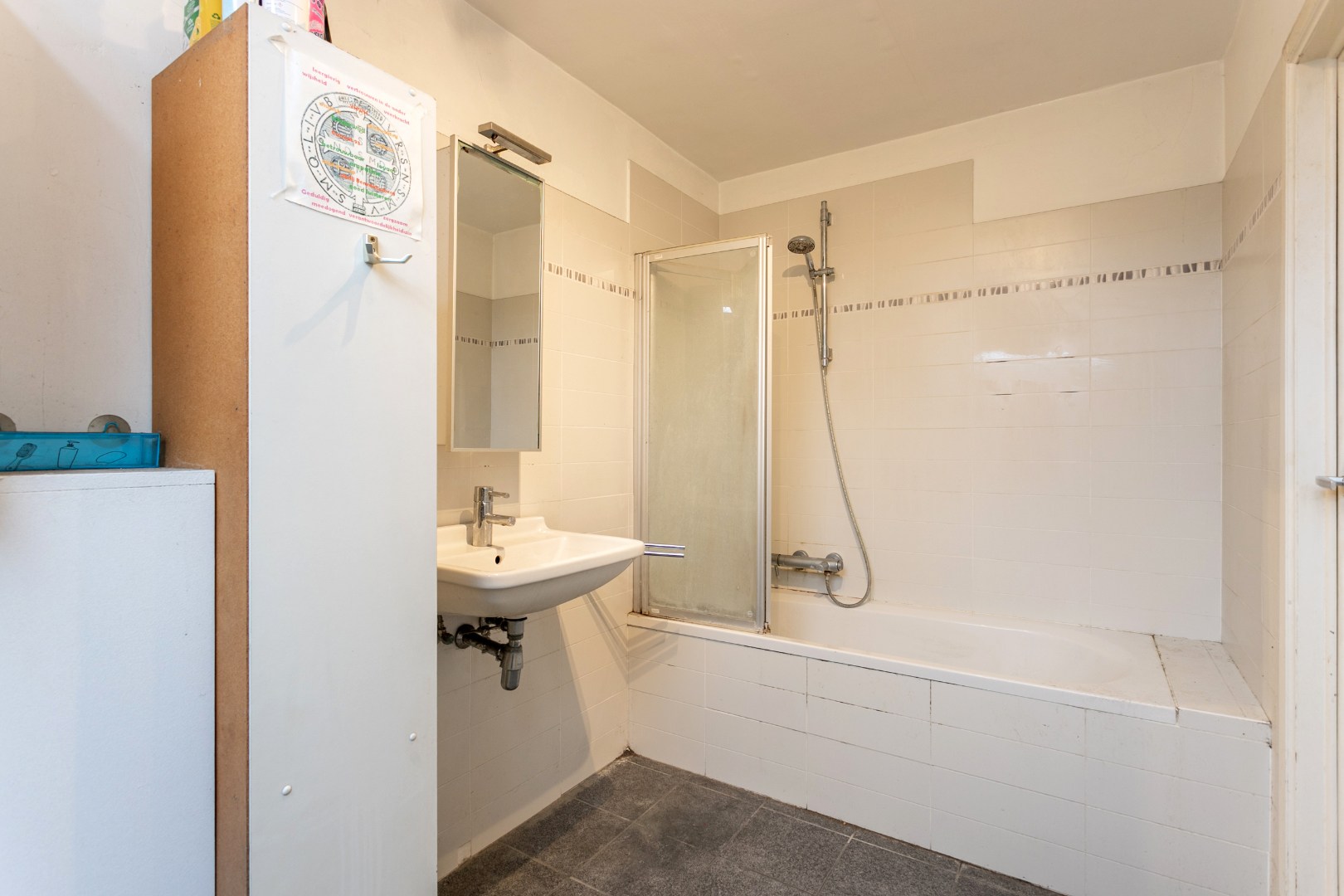 opbrengsteigendom: commercieel glv en 3 appt 