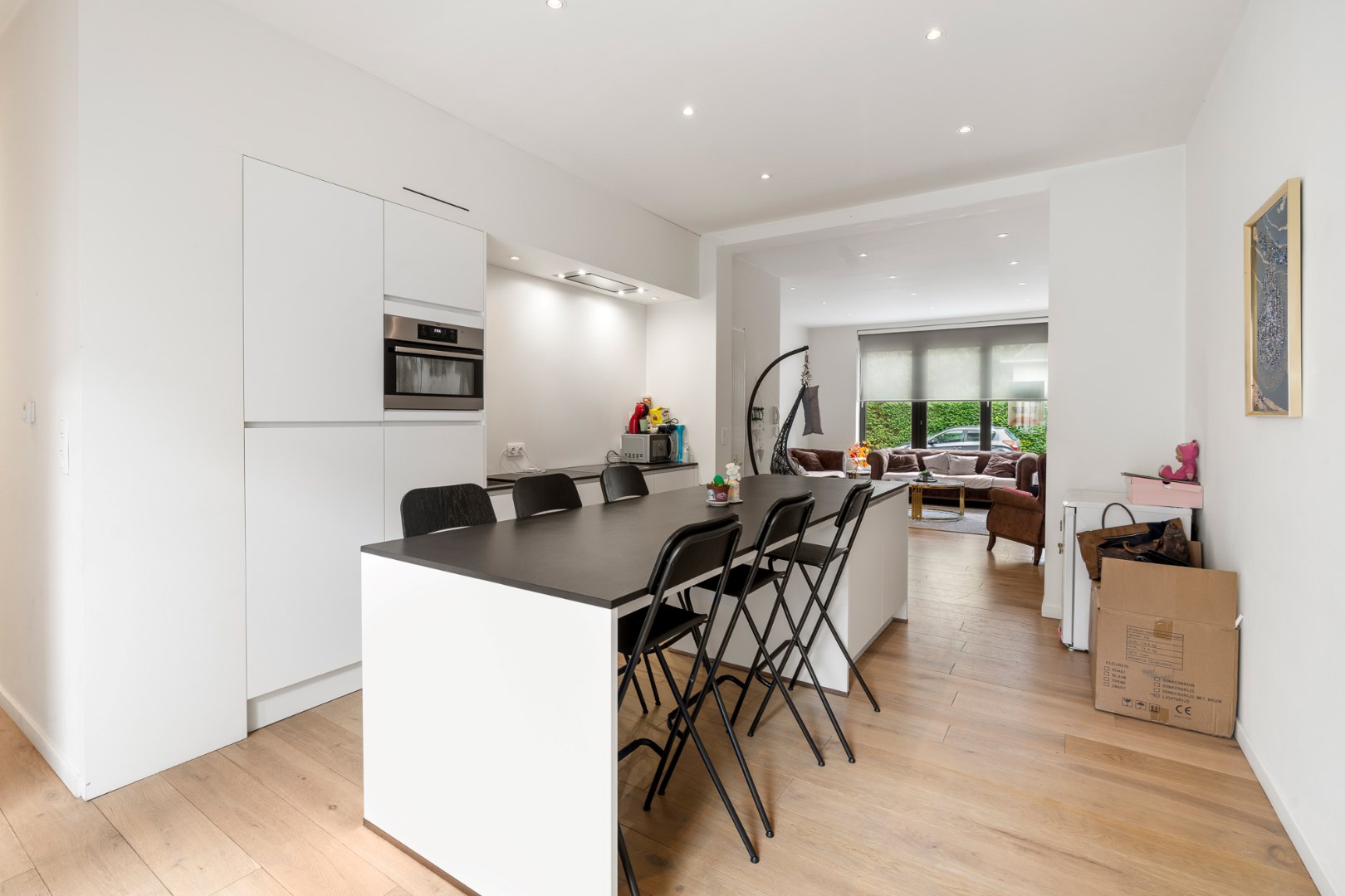 Magnifique appartement au rez-de-chaussée avec terrasse ensoleillée à proximité du centre. 