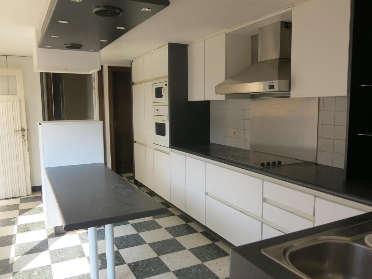 Statige ruime woning met zongerichte tuin 