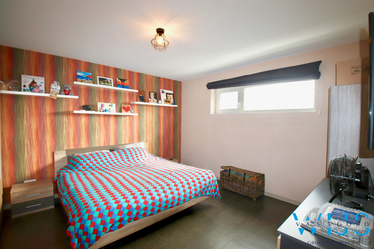 Recente ALLEENSTAANDE woning in hartje KLUIZEN 