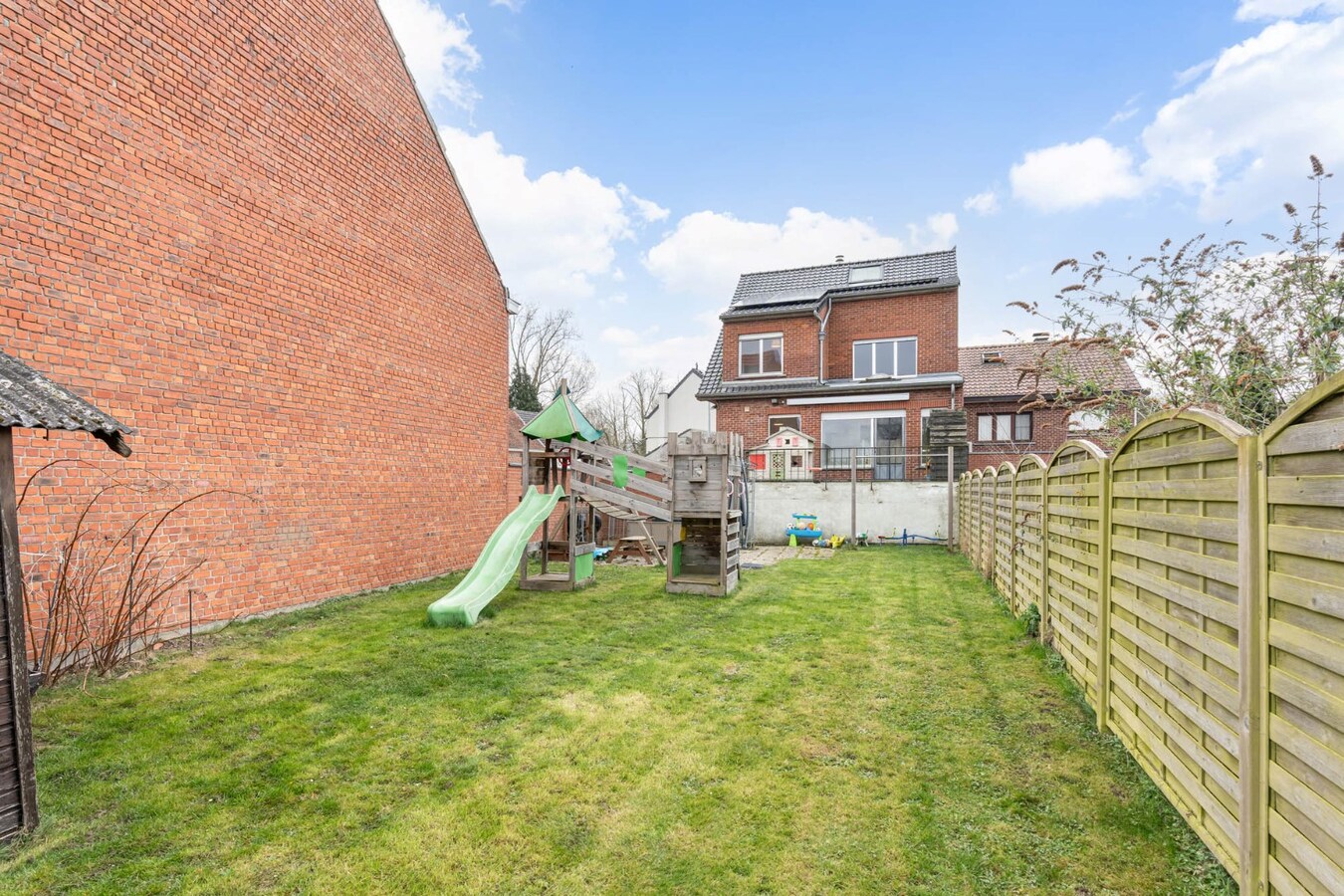 Half open bebouwing met tuin, terras en garage in Boutersem - EPC label B 