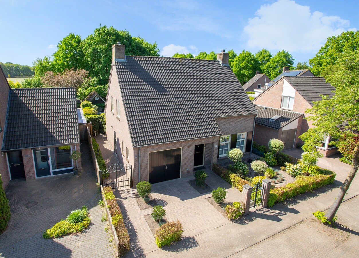 Royale vrijstaande woning gelegen op een perceel van 671 m2 met de tuin op het zuiden! 