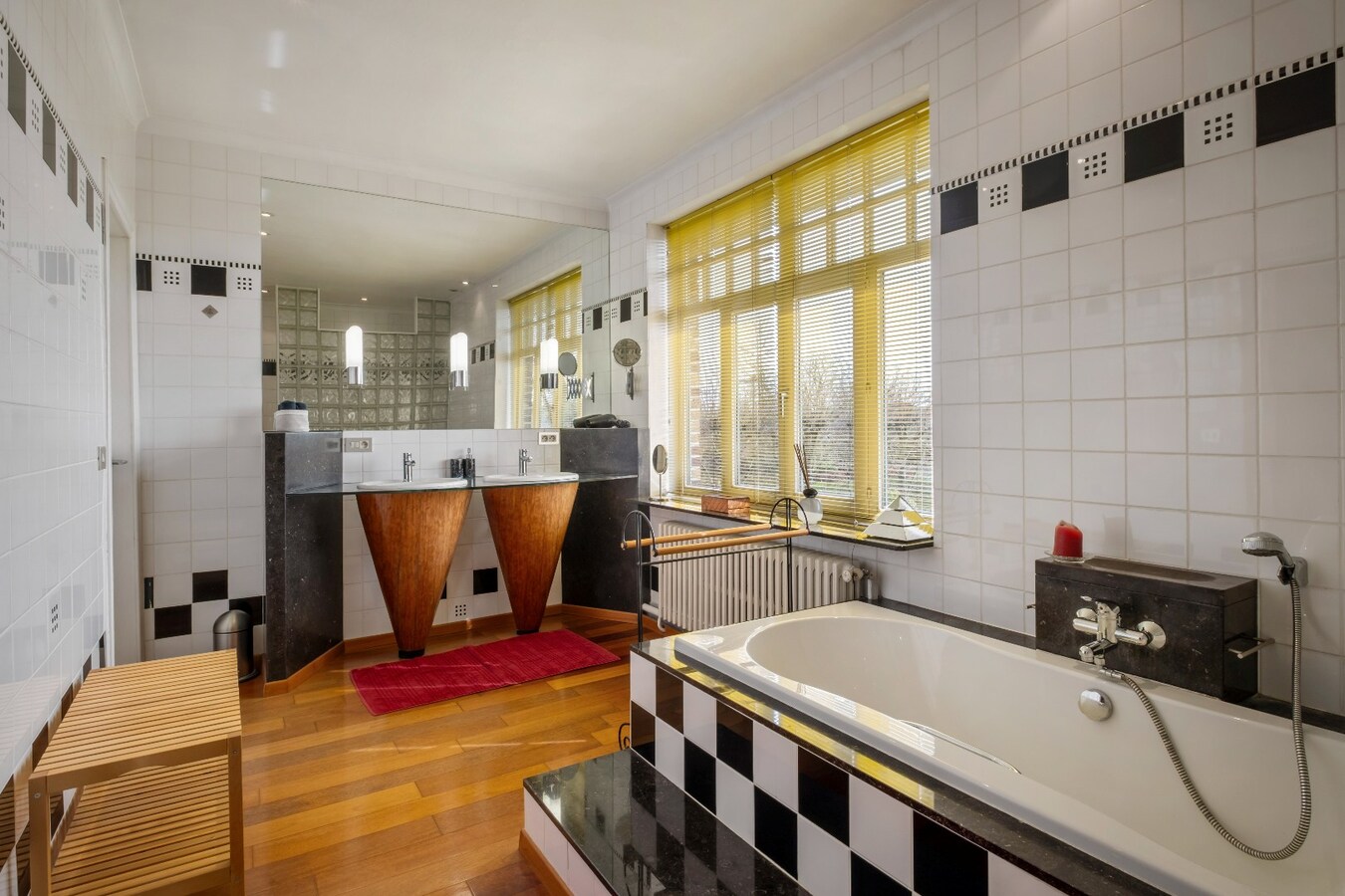 Exclusieve villa met buitenzwembad en privéwelness te Waregem ! 