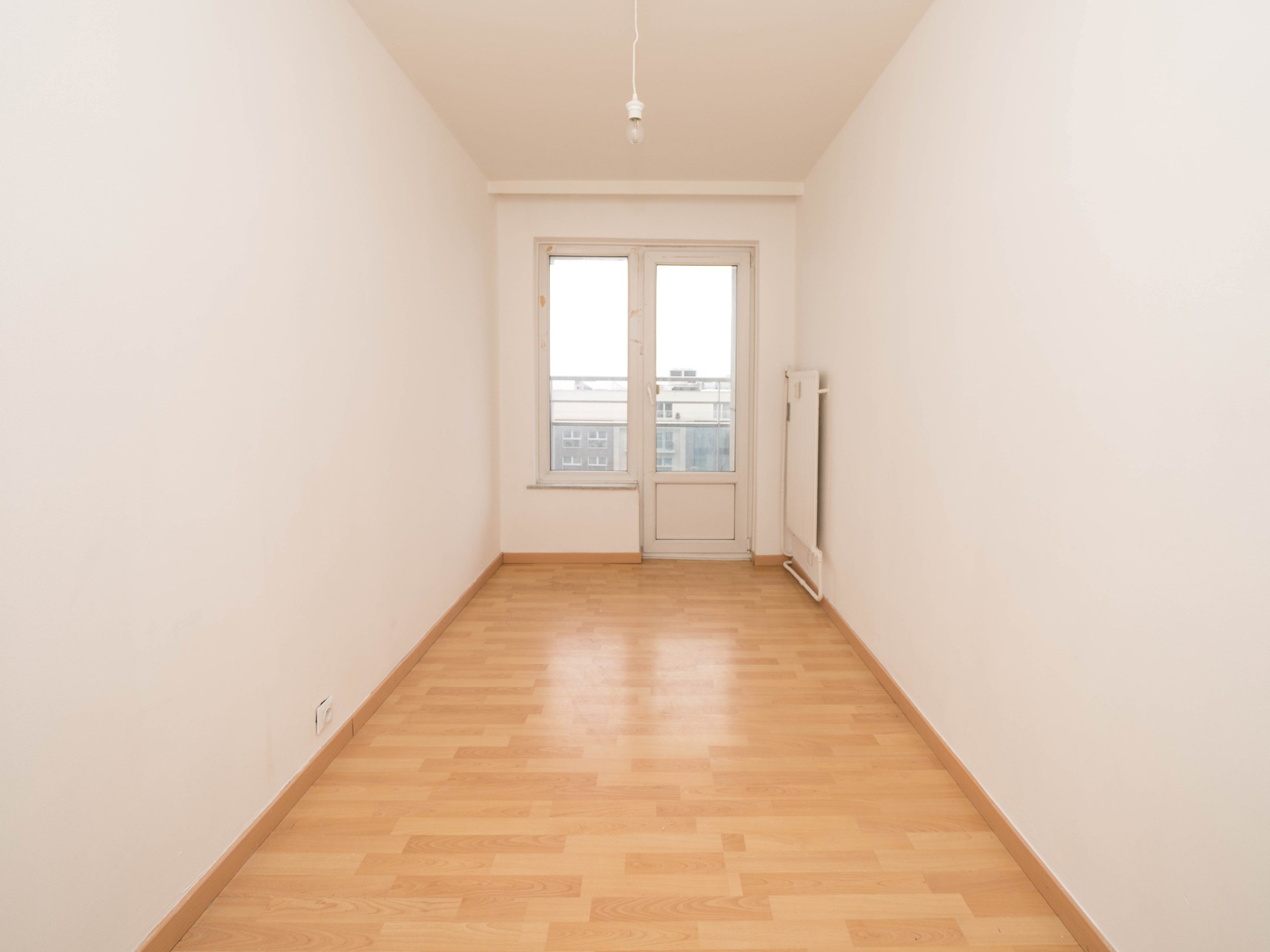 Lichtrijk appartement met 2 kamers en garagebox 