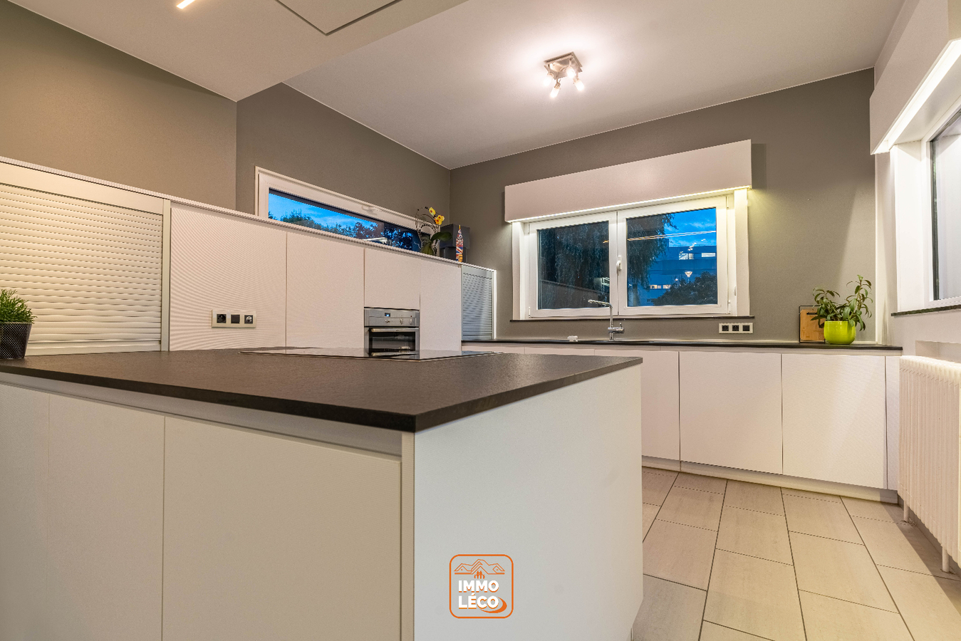 Superbe Villa idéalement située dans un clos résidentiel prisé « La Coquinie », avec garage 3 voitures et jardin, COUP DE CŒUR absolu ! 