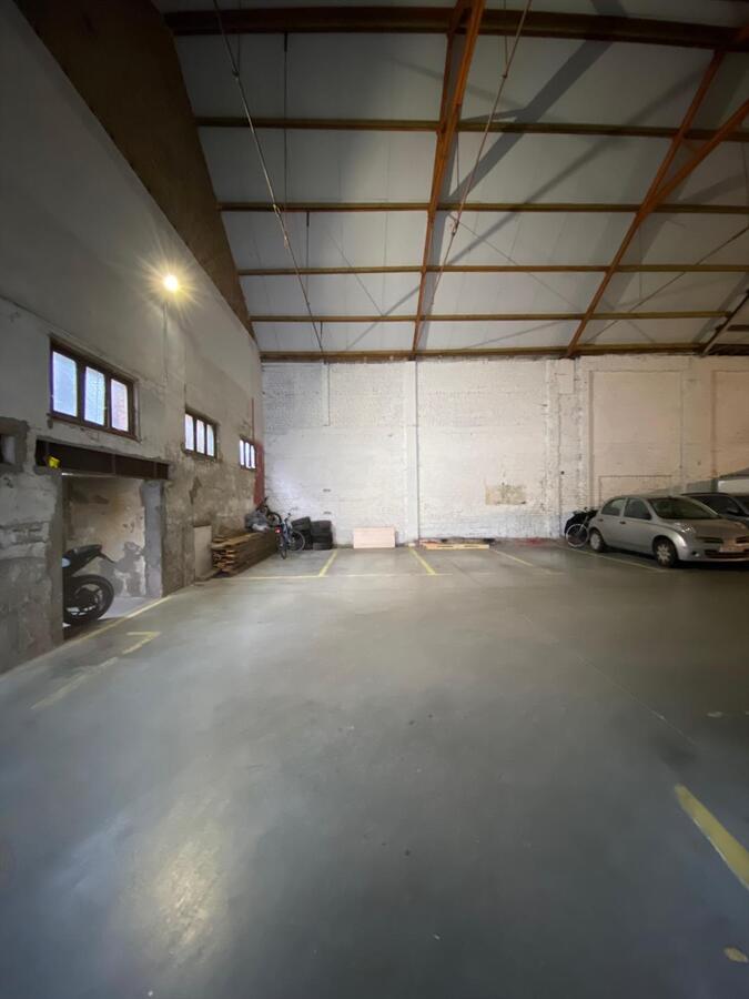 Loods met bouwgrond te Bredene 