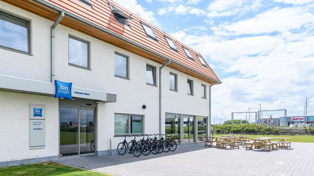 Ibis Budget Oostende Airport, een hotelproject tussen de luchthaven en het strand van Oostende. 
