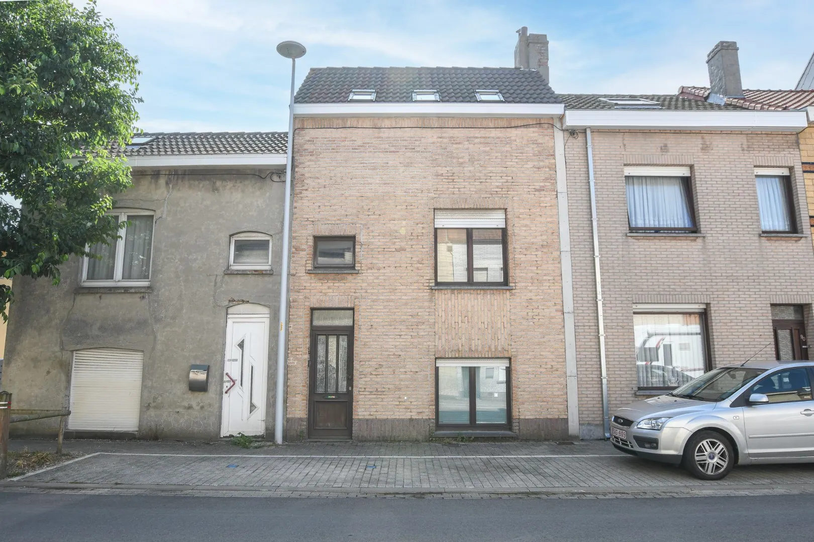 Te renoveren rijwoning gelegen te Bredene Sas, vlakbij de Spuikom
