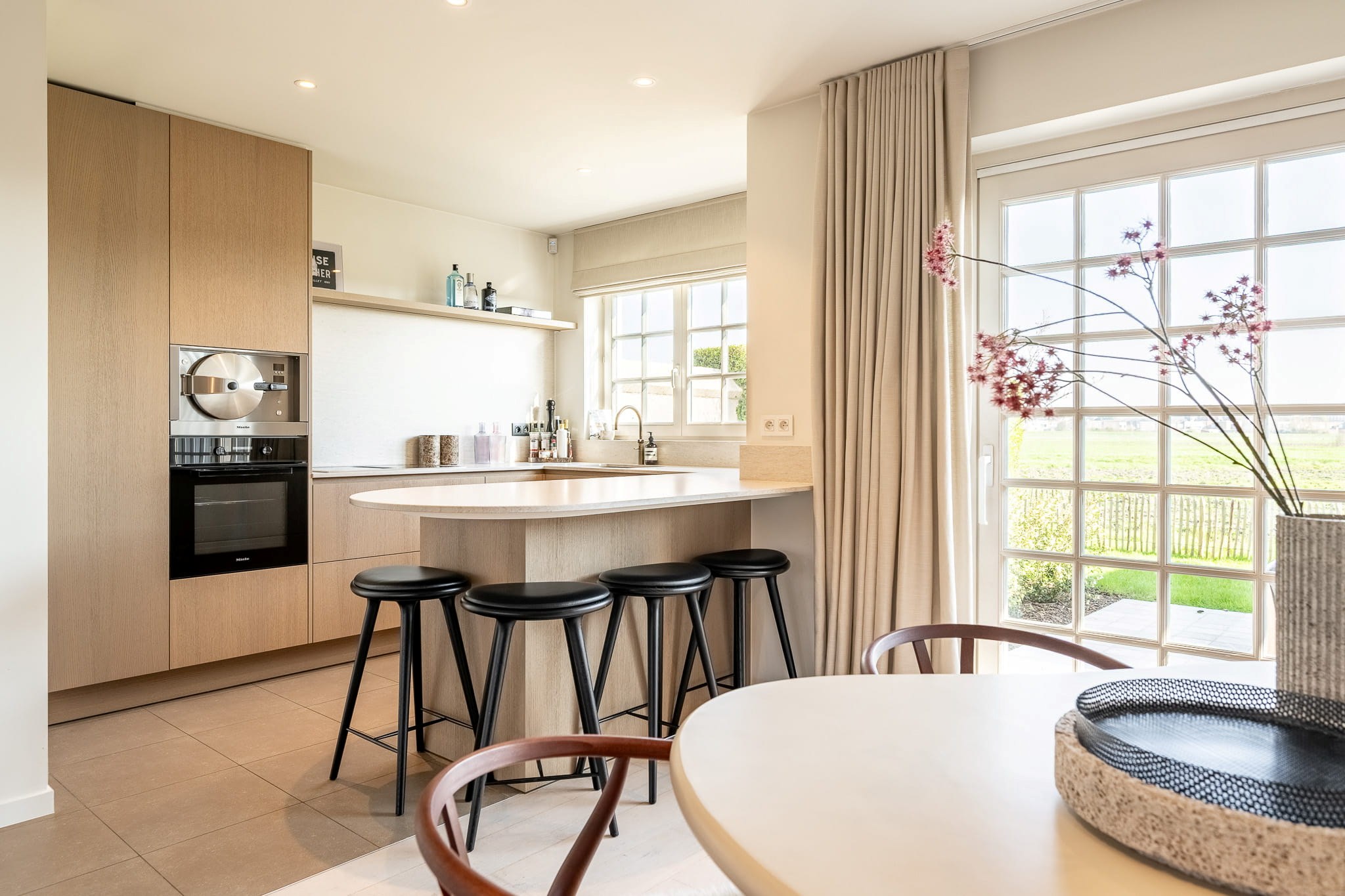 Maison récemment rénovée à vendre avec une vue magnifique sur les polders. 