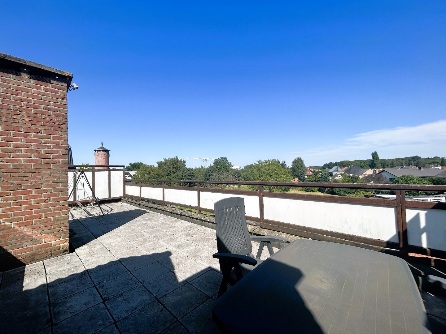 Instapklaar appartement met 2 slpk. en zeer groot terras in centrum Geel 