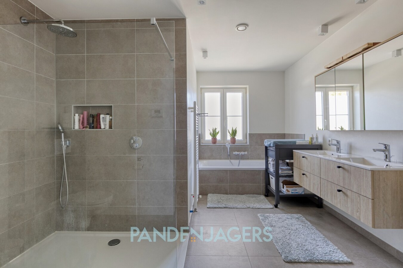 Recente woning (2018) met zwembad te Duffel 